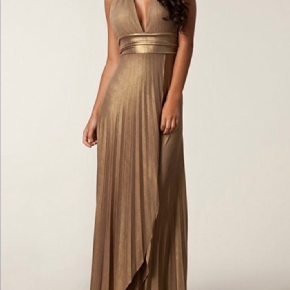 Stunning Bebe Tyra gold pleated “Marilyn” Dress. L